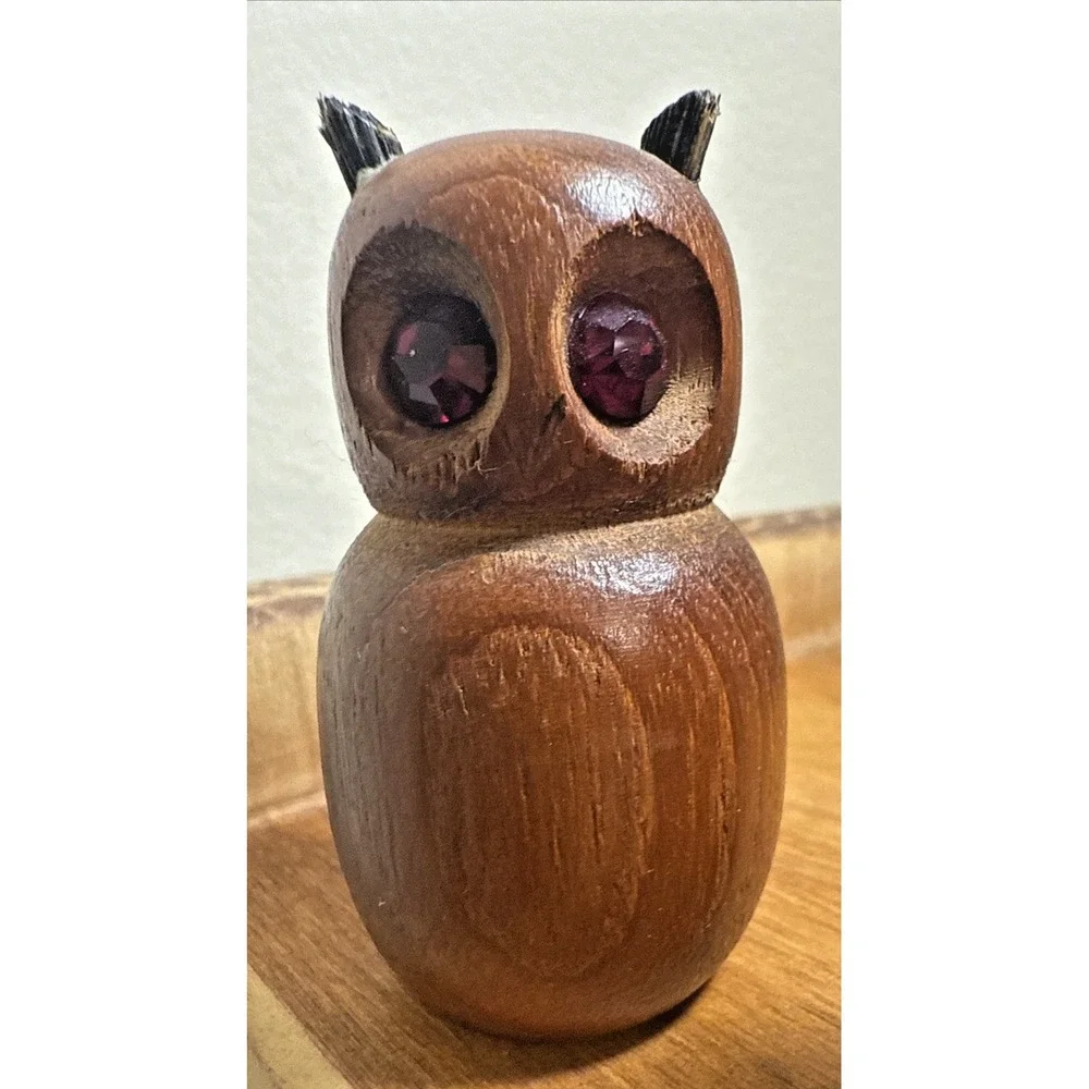 Vintage wooden‎ owl salt + pepper shaker rhinestone eyes green & red eyes